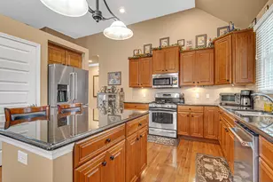 239 Edgewood Dr, Valparaiso, IN 46385 - Photo 9