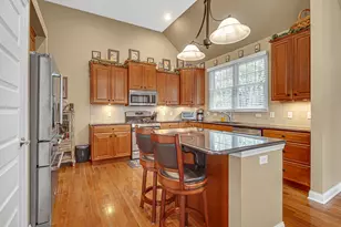 239 Edgewood Dr, Valparaiso, IN 46385 - Photo 7