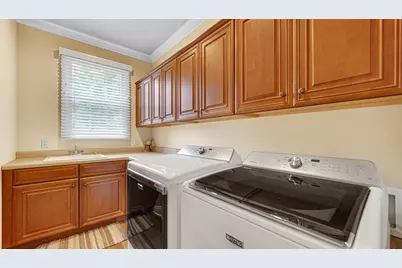 239 Edgewood Drive, Valparaiso, IN 46385 - Photo 17
