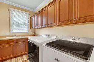 239 Edgewood Dr, Valparaiso, IN 46385 - Photo 17
