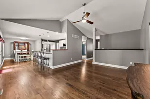289 Dawn Dr, Valparaiso, IN 46385 - Photo 5