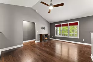 289 Dawn Dr, Valparaiso, IN 46385 - Photo 3