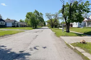 2048 Roosevelt Pl, Gary, IN 46404 - Photo 7