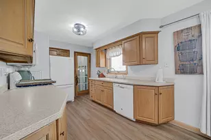 3131 Strong St, Highland, IN 46322 - Photo 9