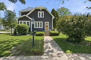 1208 Franklin St, Valparaiso, IN 46383 - Photo 1