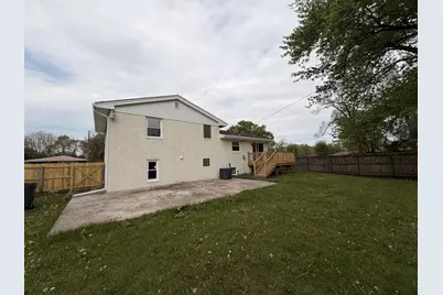 621 E 52nd Avenue, Merrillville, IN 46410 - Photo 3