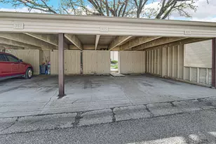 975 Millpond Rd N, Valparaiso, IN 46385 - Photo 23