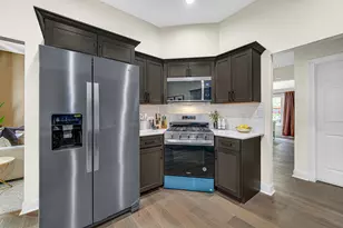 736 Cinnamon Teal Ct, Hobart, IN 46342 - Photo 7