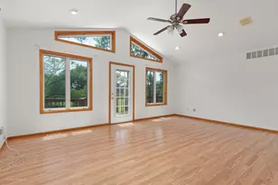 9096 Knickerbocker St, Saint John, IN 46373 - Photo 7