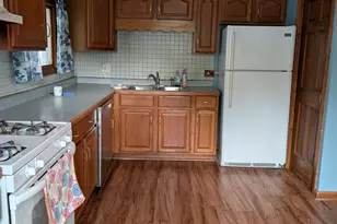 318 N Delaware St, Hobart, IN 46342 - Photo 11
