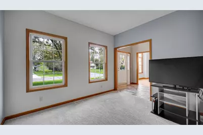 440 Oak Breeze Drive, Valparaiso, IN 46383 - Photo 5