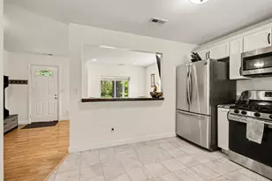 1230 Fleming St, Hobart, IN 46342 - Photo 5
