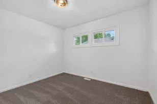 8951 O Day Dr, Highland, IN 46322 - Photo 33