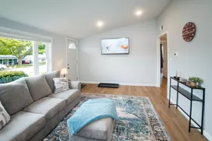 510 Emmettsburg Ave, Valparaiso, IN 46385 - Photo 5