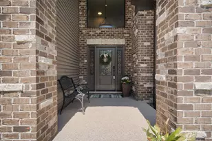 906 Theresa Dr, Crown Point, IN 46307 - Photo 5