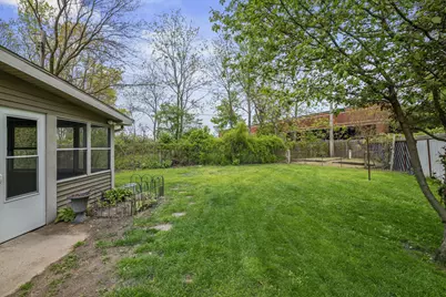 218 W 38th Court, Griffith, IN 46319 - Photo 21