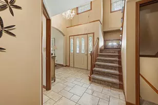 105 Andover Dr, Valparaiso, IN 46383 - Photo 5