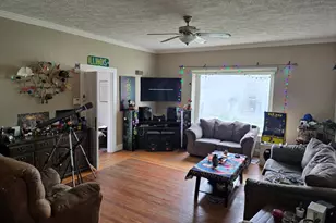 202 G St, La Porte, IN 46350 - Photo 5