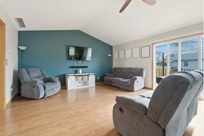 324 Forsythia Street SE, Demotte, IN 46310 - Photo 3