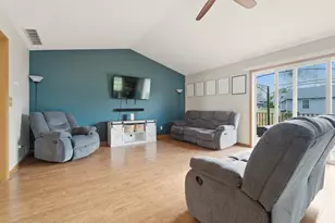 324 Forsythia St SE, Demotte, IN 46310 - Photo 3