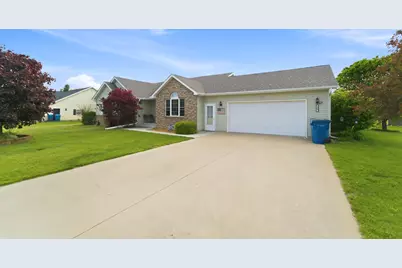 324 Forsythia Street SE, Demotte, IN 46310 - Photo 1