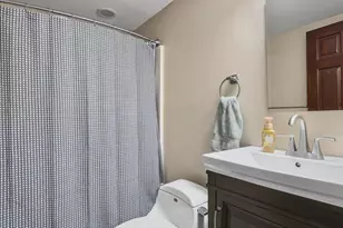 4000 Lancaster Dr, Valparaiso, IN 46383 - Photo 33