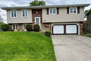 829 Tyler Ave, Dyer, IN 46311 - Photo 1