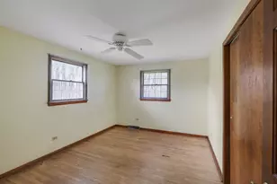 218 W 38th Ct, Griffith, IN 46319 - Photo 17