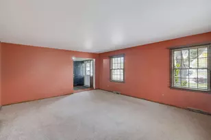 218 W 38th Ct, Griffith, IN 46319 - Photo 5