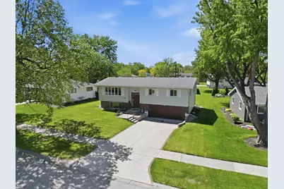 723 Maple Lane, Crown Point, IN 46307 - Photo 3
