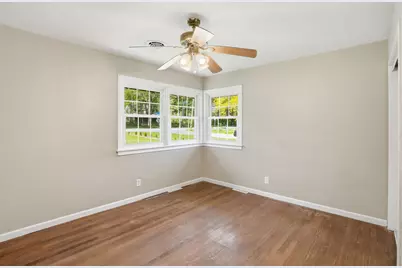 590 E Oak Hill Road, Chesterton, IN 46304 - Photo 11