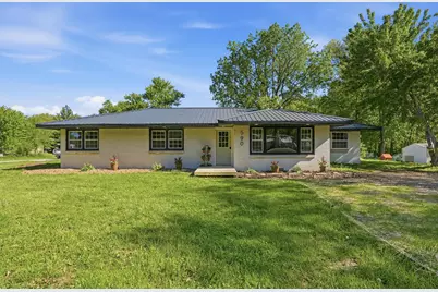 590 E Oak Hill Road, Chesterton, IN 46304 - Photo 1