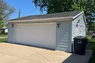 1417 Earl Rd, Michigan City, IN 46360 - Photo 5