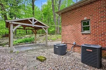 8265 E Walnut Ridge, New Carlisle, IN 46552 - Photo 33