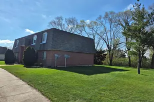 8137 Pine Island Terrace, Crown Point, IN 46307 - Photo 5