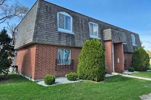 8137 Pine Island Terrace, Crown Point, IN 46307 - Photo 3