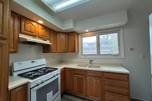 810 Poplar St, Michigan City, IN 46360 - Photo 5