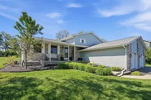 264 Springhill Dr, Valparaiso, IN 46385 - Photo 3