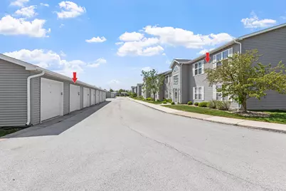 8220 Lincoln Circle #B, Merrillville, IN 46410 - Photo 3
