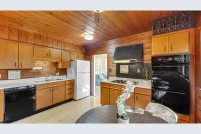 402 E Indiana Avenue, Chesterton, IN 46304 - Photo 13