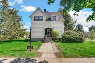 402 E Indiana Ave, Chesterton, IN 46304 - Photo 1