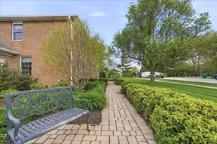 10204 Devonshire Ln, Munster, IN 46321 - Photo 5