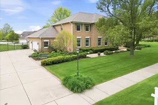10204 Devonshire Ln, Munster, IN 46321 - Photo 3