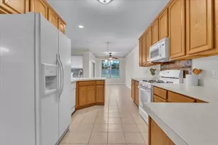 10015 Prairie Knoll Ct, Saint John, IN 46373 - Photo 9