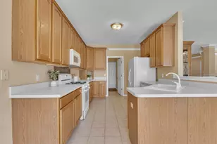 10015 Prairie Knoll Ct, Saint John, IN 46373 - Photo 9