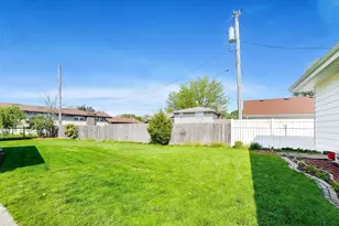 9444 Wildwood Dr, Highland, IN 46322 - Photo 33