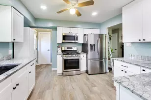 9444 Wildwood Dr, Highland, IN 46322 - Photo 9