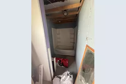 410 Hendricks Street, Michigan City, IN 46360 - Photo 11