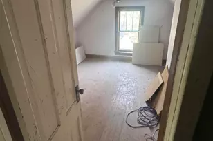 410 Hendricks St, Michigan City, IN 46360 - Photo 5
