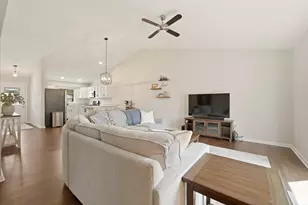2037 Texas St, Chesterton, IN 46304 - Photo 13